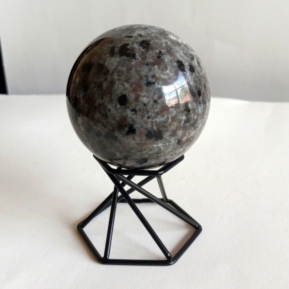 Yooperlite crystal sphere. 312g - Picture 6 of 10